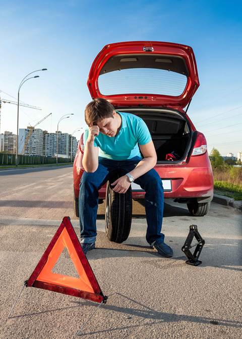 coches-seguridad-pinchazos-rueda-de-repuesto-senalizacion-averia