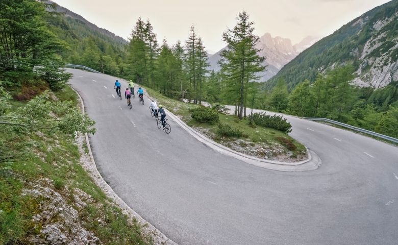 El adelantamiento a ciclistas