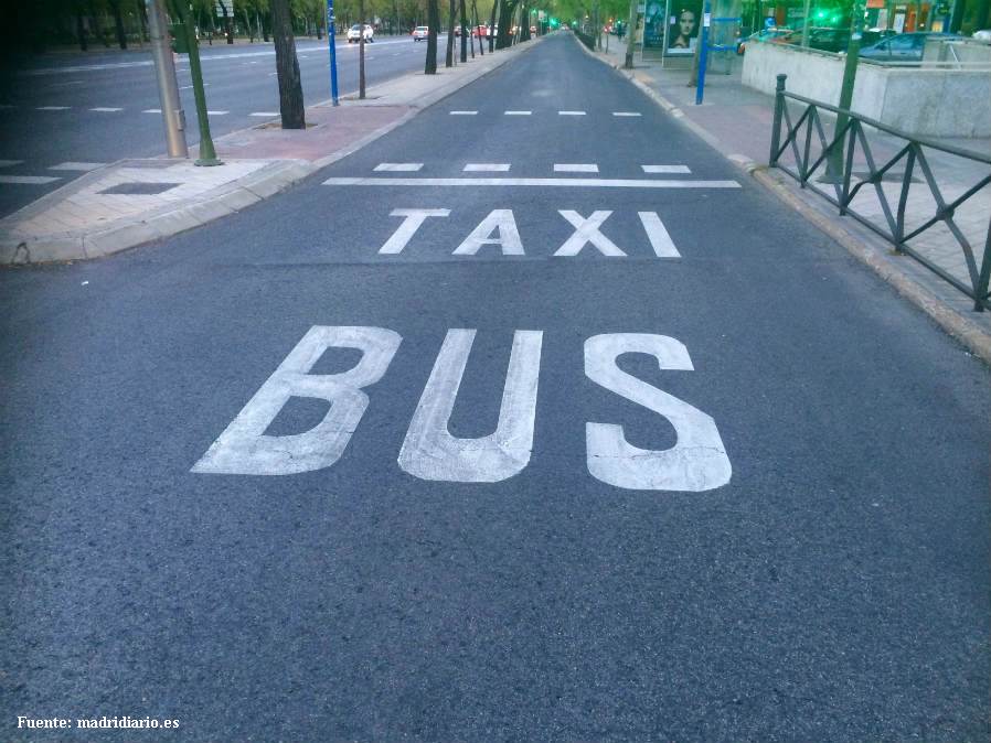 Las motos y el carril bus de la Castellana