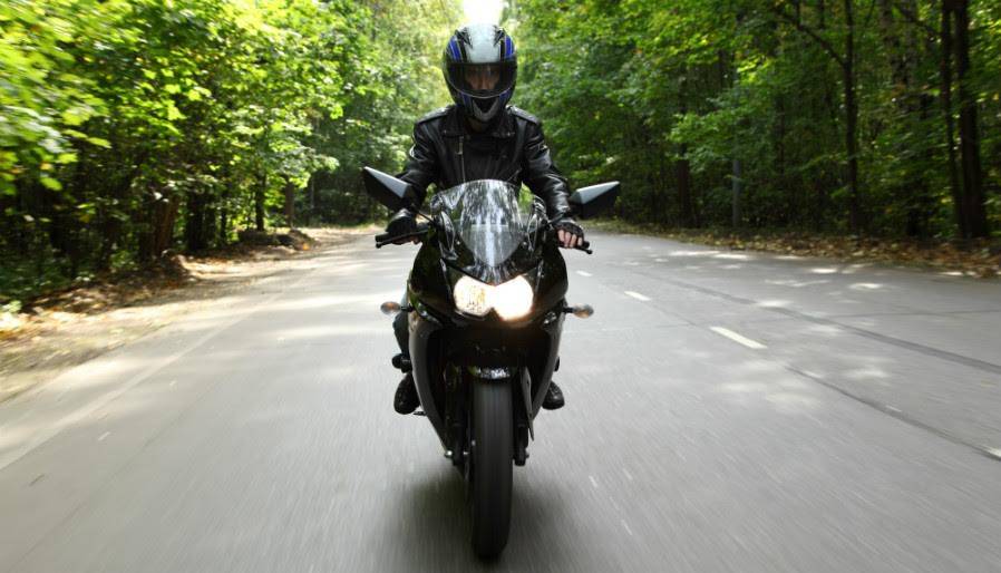 La seguridad en moto. El uso del casco