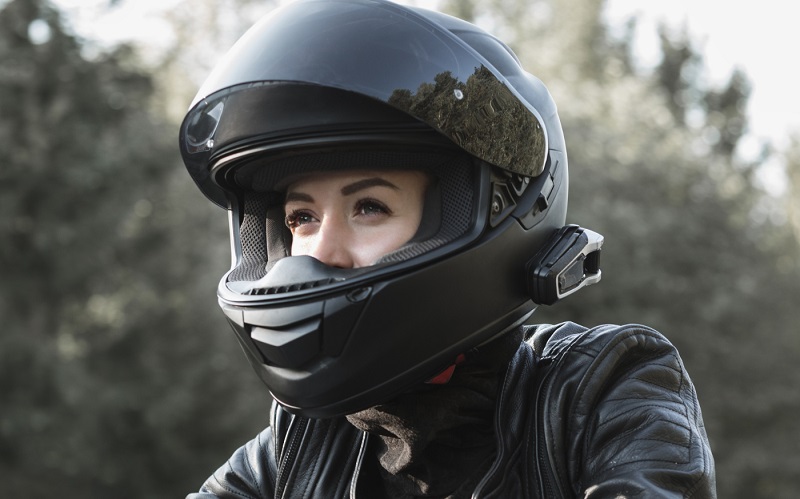 Casco de moto avisador