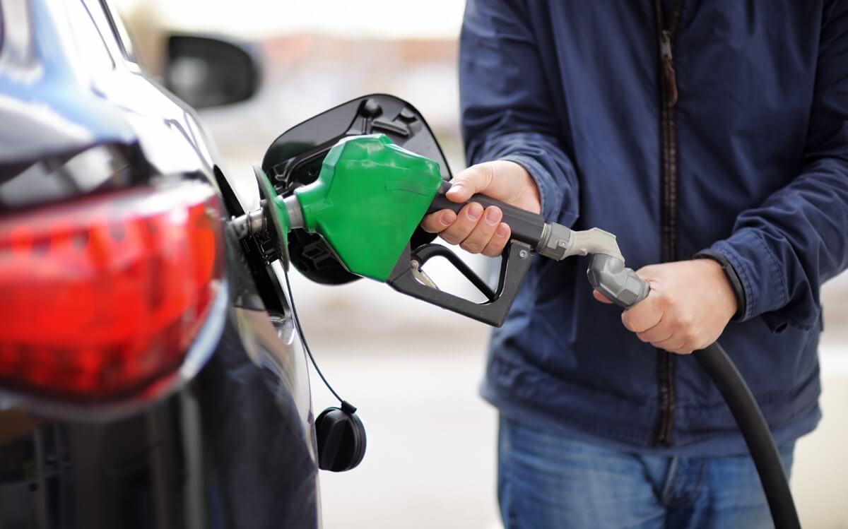 Combustibles normales frente a low cost: ¿merece la pena pagar más?