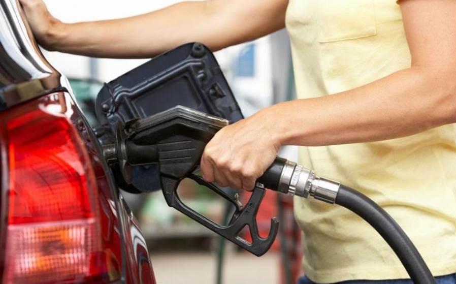 Trucos para ahorrar gasolina que no ahorran gasolina y que si disminuyen la seguridad