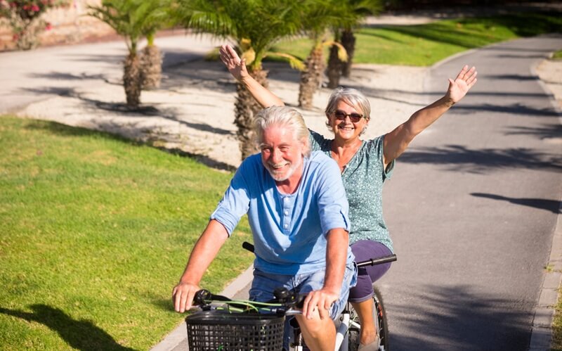 Pedalear después de los 60: consejos para disfrutar de la bicicleta con seguridad