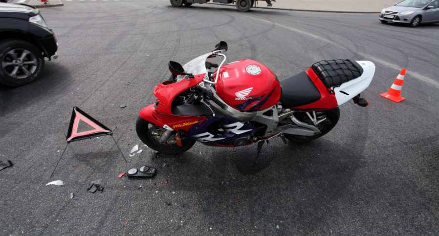 Primeros auxilios tras un accidente de moto