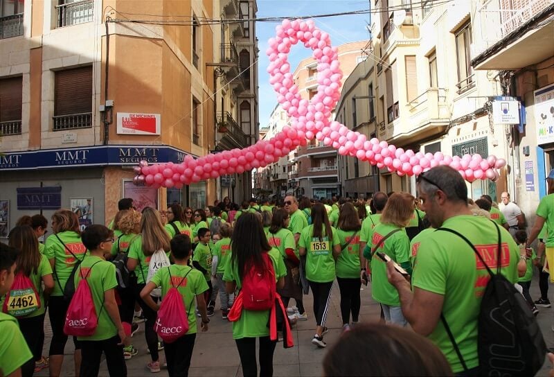 MMT Seguros y AECC llenan las calles de Zamora en su lucha contra el cáncer